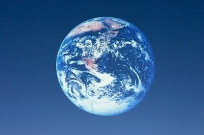 もしもボールを地球一周させるなら 第二宇宙速度を超えないスピードで投げる マイナビウーマン