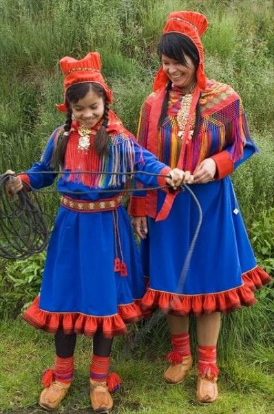 北欧少数民族サーミ人の民族衣装がかわいすぎる 伝統的な手作りの小物もキュート マイナビウーマン