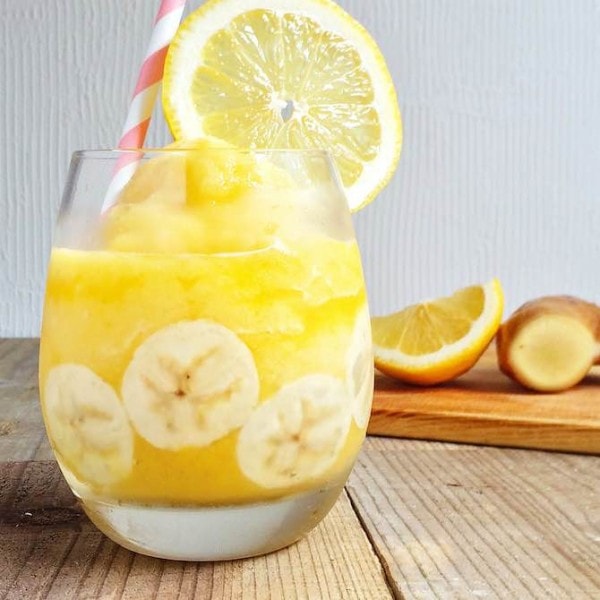 レモン香る生姜とパイナップルのスムージー