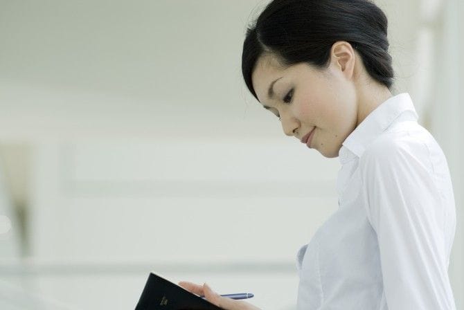 子ども扱いしないで 男性が年上の女性にされてドキっとした思わせぶりな言動3選 マイナビウーマン