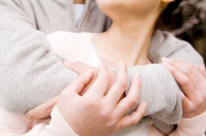 そそられる 男性が思わず抱きしめたくなる女子のしぐさ4選 マイナビウーマン