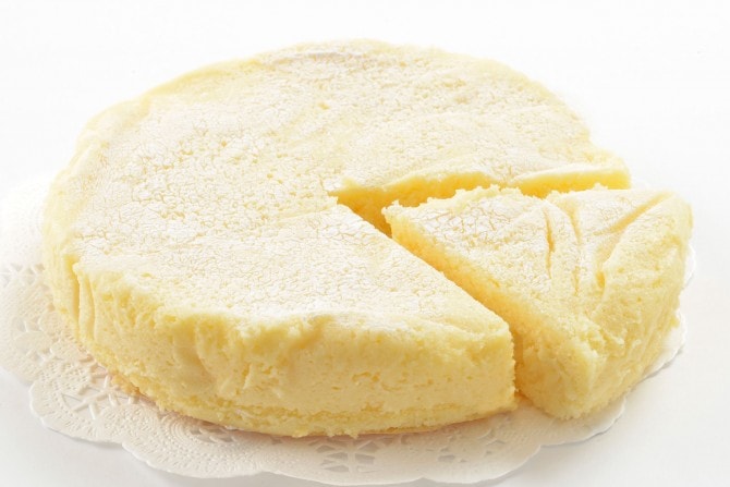 羽田空港土産 羽田空港限定品 ふんわりしていながら濃厚な味わいの カマンベールチーズスフレ マイナビウーマン