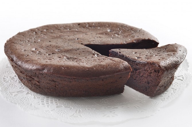 丸の内手土産 カカオの風味が広がる大人のチョコレートケーキ しっとり上品な味わいの マダレナ ショコラタ マイナビウーマン