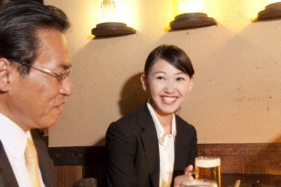 同僚だからと油断しないで 会社の飲み会で男性の下心とカラダ目当てを見抜くコツ マイナビウーマン