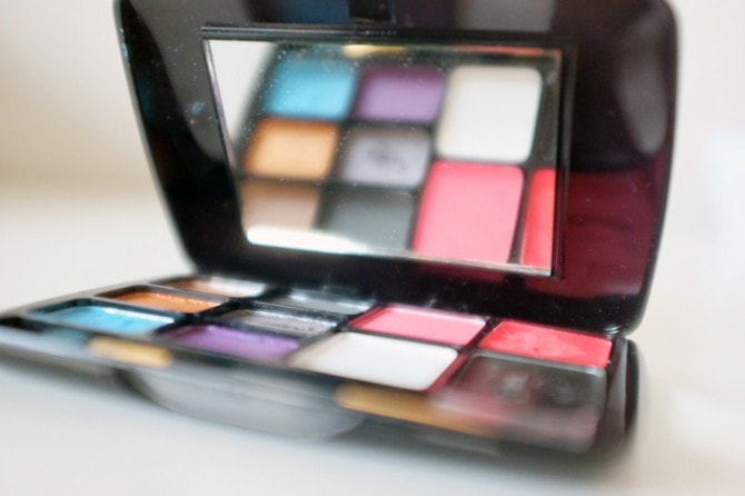 PARTY MAKE UP PALETTE