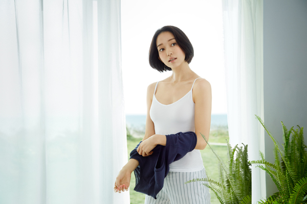 [Image: 160330_UNIQLO0091-13.jpg]