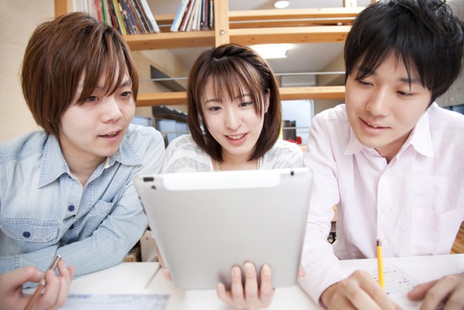 誘惑しないで 正直 彼氏を紹介したくない 女友だちの特徴4つ マイナビウーマン