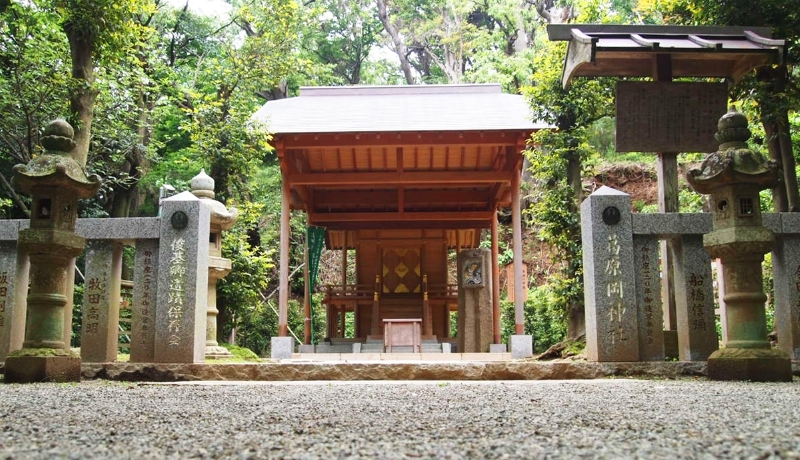 葛原岡神社の境内