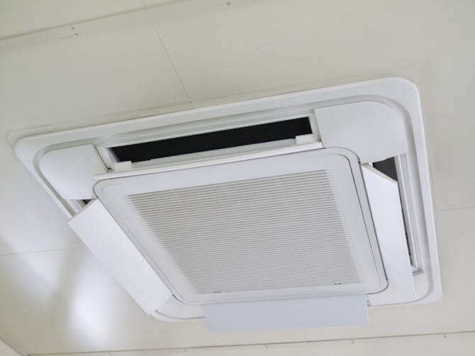 暑がり Vs 寒がり オフィスで我慢すべきはどっち マイナビウーマン 暑がり Vs 寒がり オフィスで我慢すべきはどっち マイナビウーマン