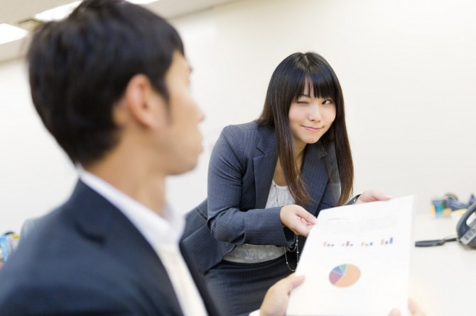 イチャつくなっ 社内恋愛をする人に物申したいこと 6つ マイナビウーマン イチャつくなっ 社内恋愛をする人に物申したいこと 6つ マイナビウーマン