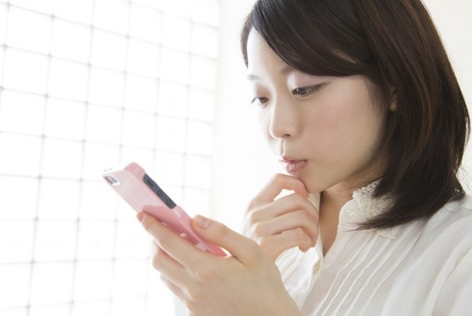 何見てんの 人の スマホ画面 でギョッとしたもの 6つ マイナビウーマン