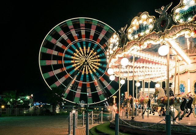 amusement-park-1492099_640
