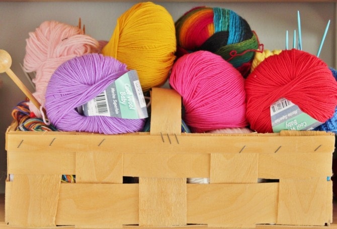 wool-knit-knitting-needles-basket-48199