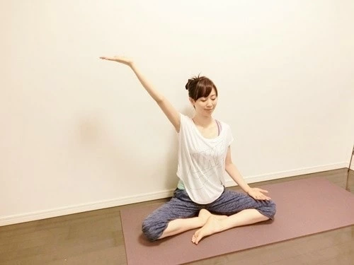 寝る前ストレッチ は痩せる 効果的なストレッチ5つ 1ページ目 マイナビウーマン 寝る前ストレッチ は痩せる 効果的なストレッチ5つ 1ページ目 マイナビウーマン
