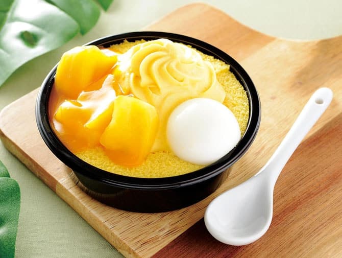 Uchi Cafe SWEET×ICE MONSTER マンゴーのロールケーキ