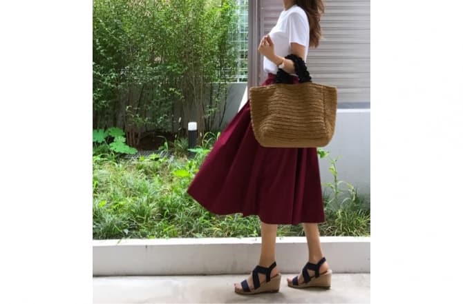 全身ユニクロコーデvol 3 名品級の実力と話題 美シルエットなクルーネックtの着回しコーデ マイナビウーマン