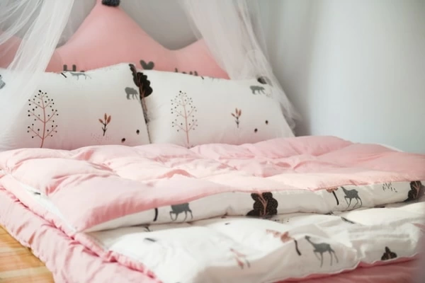 風水的に良い寝室の条件とは ベッドや枕の位置 インテリア 李家幽竹の風水ハック マイナビウーマン