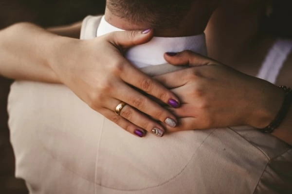 あ もう触るな 男性がイラッとする 女性のスキンシップ 5つ マイナビウーマン あ もう触るな 男性がイラッとする 女性のスキンシップ 5つ マイナビウーマン