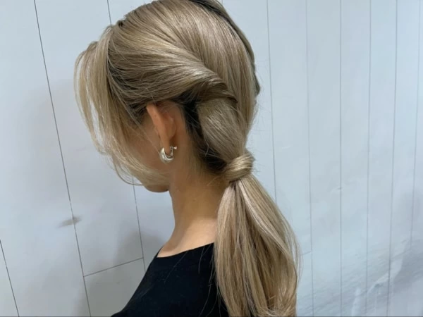 ツインテールのコツとは 大人かわいいアレンジの作り方 4ページ目 マイナビウーマン