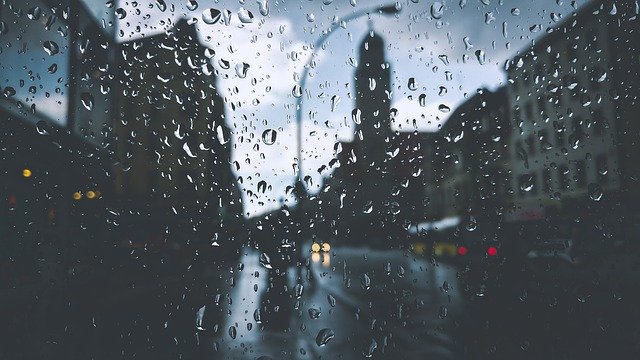 夢占い 雨漏りの夢の意味は シーン 場所別暗示18選 マイナビウーマン
