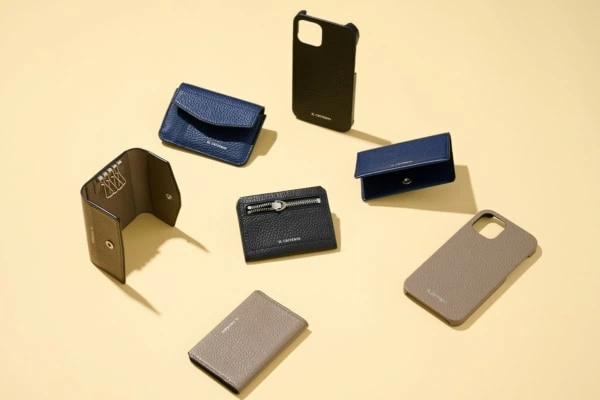 便利なのに高級感たっぷり。キャッシュレス対応の革製スマホケース