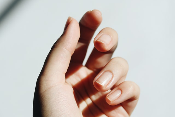ネイルは男ウケが悪い 男性に好印象のデザインやカラーを紹介 2ページ目 マイナビウーマン