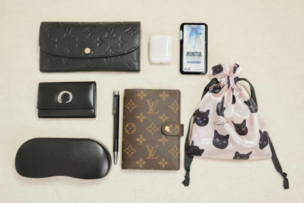 ポーチの中身 マイナビウーマン