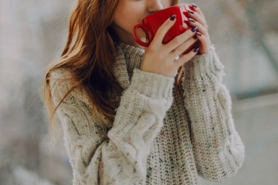 これは脈あり 女性が好意を抱く人の前で無意識にするしぐさ6つ 1ページ目 マイナビウーマン