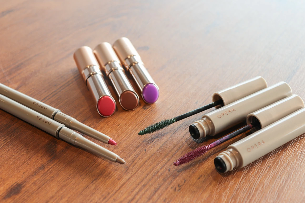 オペラ2022年春新色・限定色コスメレビュー｜「マイナビウーマン」