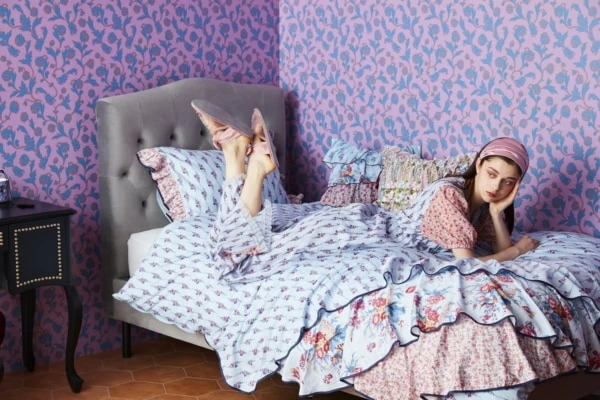 ラグジュアリーなアイテムがそろう。「ANNA SUI HOME Francfranc
