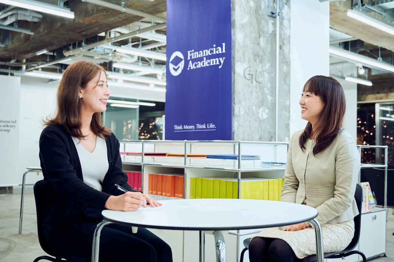 初めての株式投資】銘柄選びのコツと働く世代におすすめの証券会社｜「マイナビウーマン」