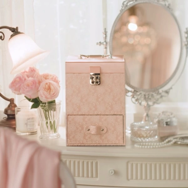 【激レア】JILL STUART クチュール メイクアップボックス Amazon.co.jp: ジルスチュアート クチュール メイクアップ