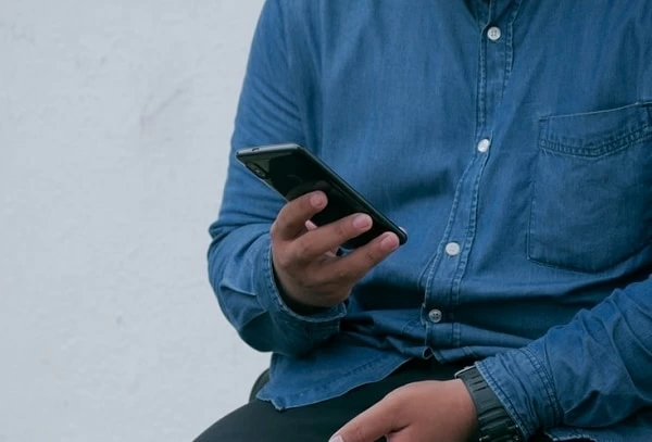 彼女から連絡がない時の男心とは 不安な時に男性が取る行動 マイナビウーマン