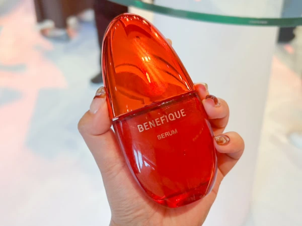 秋冬の“隠れ乾燥”まで防御！ 「ベネフィーク」の新作美容液でうるおい