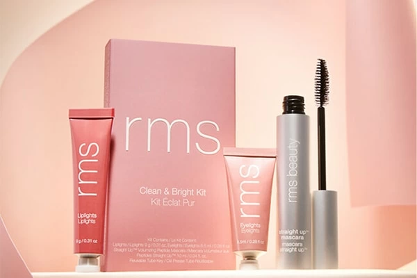 rms beautyから、目もとと唇を彩るホリデー限定キット「Clean & Bright Kit」発売｜「マイナビウーマン」