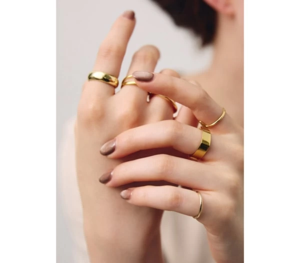 自宅で上品なマグネットネイルがかなう。cirila、超微細マグネットを