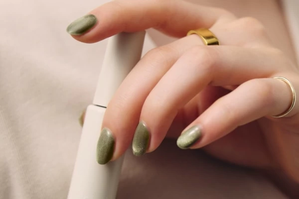 自宅で上品なマグネットネイルがかなう。cirila、超微細マグネットを