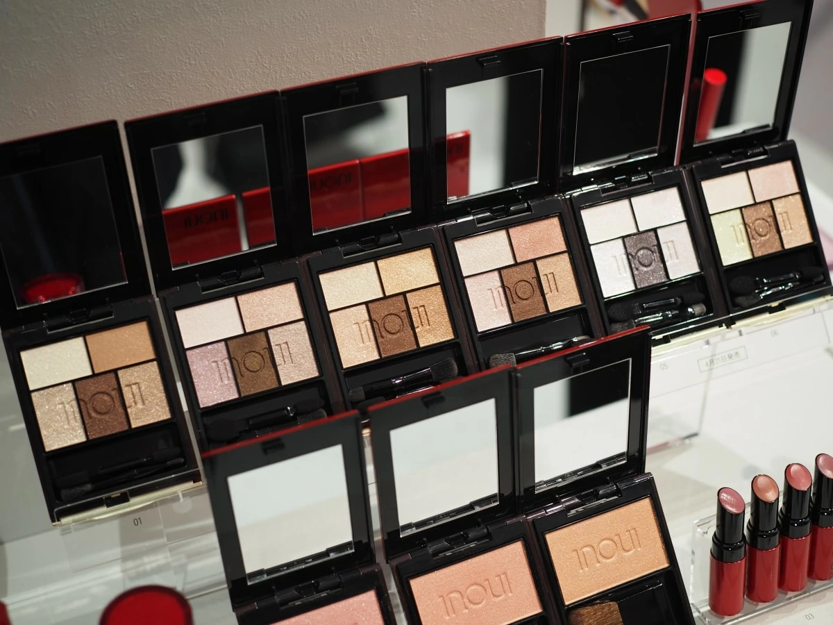 inoui】2024春夏はついにカラーメイクが登場！ 個性を引き出す“透明感