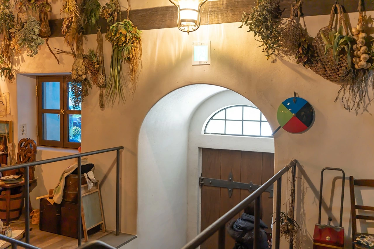 ハウルの城”のドアノブも回せる！ 大人女子も大満足のジブリパーク新