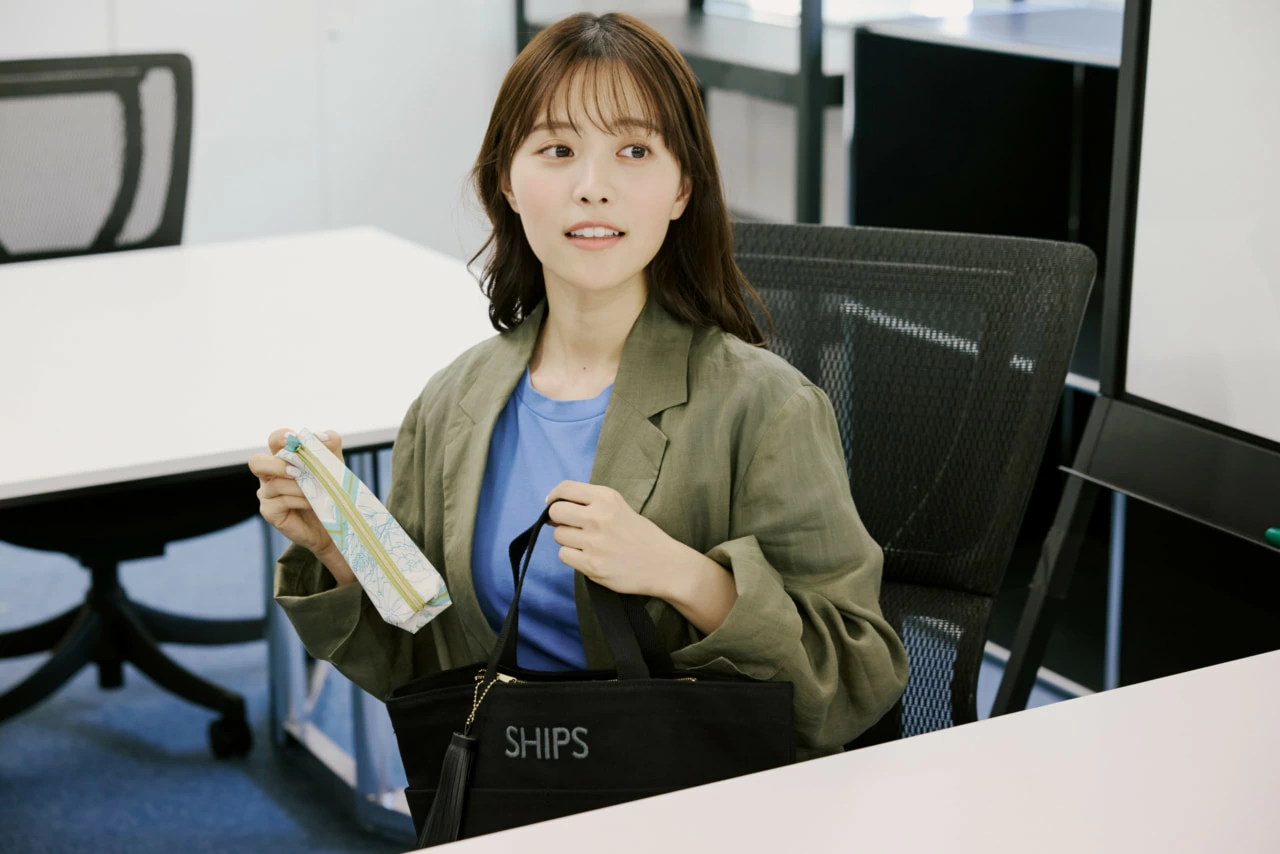 見た目も中身も「キレイ」にこだわる。新田さちかのバッグの中身と1日 