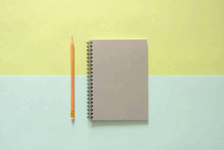 「今まで何に幸せを感じたか」「全く苦ではなかったこと」をノートに書きだしてみる