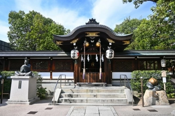 晴明神社が「やばい」といわれる理由とは。相性が悪い人や正しい参拝方法を紹介｜「マイナビウーマン」