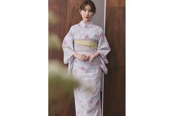 大人の色気をまとう。こじはるプロデュース「Her lip to」から