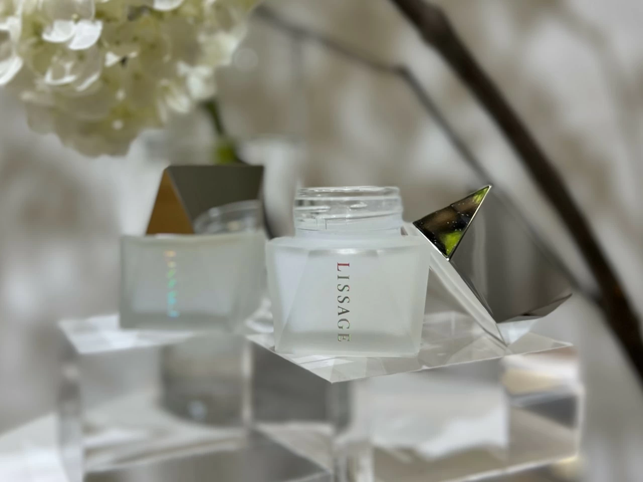 夏にやるべきスキンケアは？ 「LISSAGE（リサージ）」おすすめの “真夏 