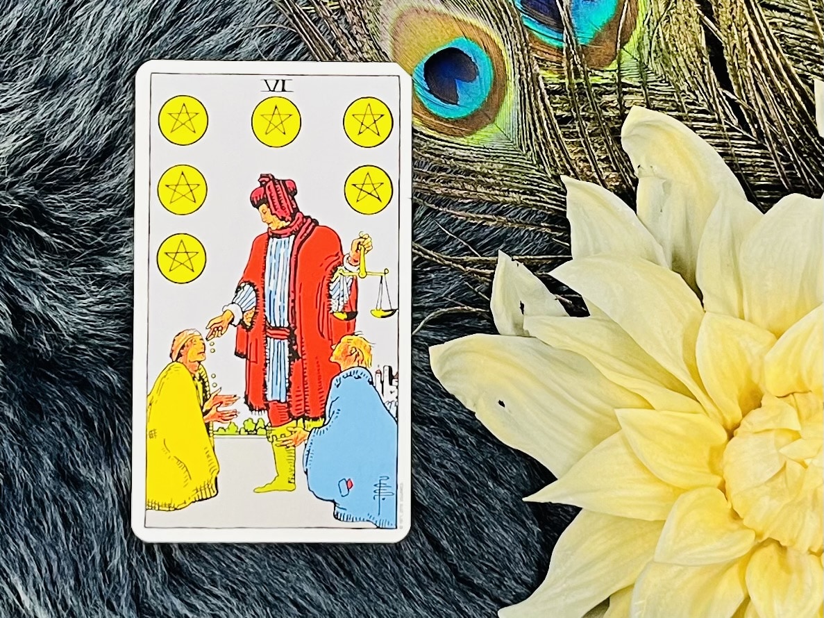 ペンタクル6」の意味は？正位置・逆位置別に解釈を紹介【タロットカード】｜「マイナビウーマン」