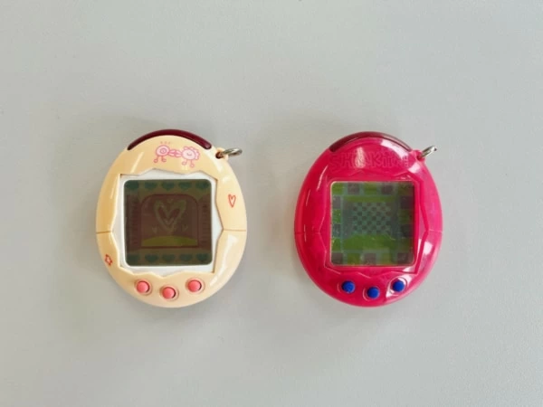 社会現象を引き起こし、今も新商品を出し続ける人気玩具「たまごっち