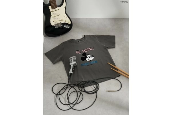 【激レア】DEEN×ディズニー コラボ バンドTシャツ M グレー 2014 ディズニーキャラクターがバンドTシャツに！ 「AMERICAN HOLIC」から6