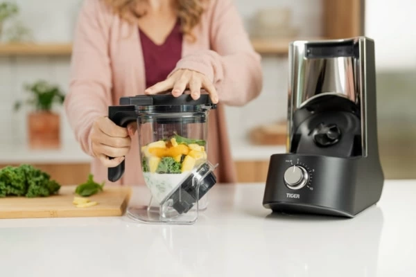 斜め45度が決め手！ 切削力+撹拌力の「斜め型ミキサー」がタイガー