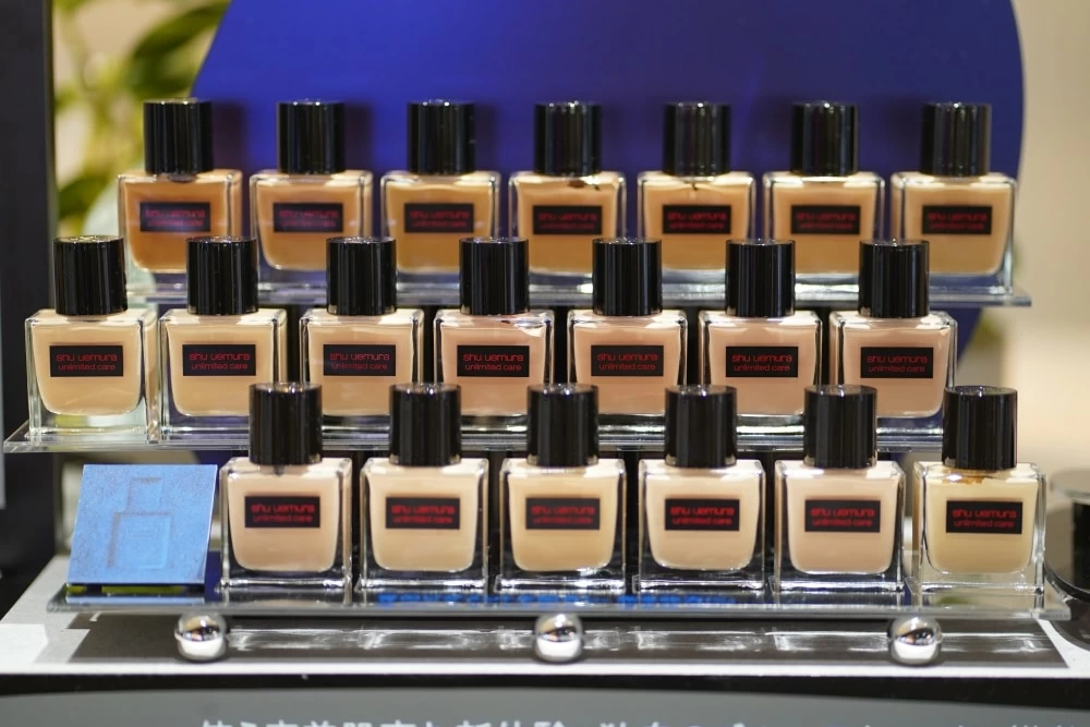 shu uemura ORBIS アイシャドウ ファンデーション チーク shu uemura ORBIS アイシャドウ ファンデーション チーク（shu