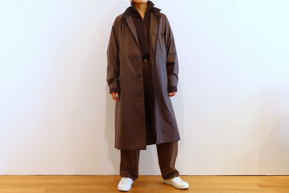 ユニクロUコーティングロングコート38ダークブラウンLサイズ Uniqlo U秋冬コレクションが発売！ 大人女性が取り入れたい